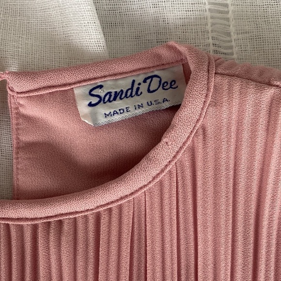 Sandi Lee vintage pale pink lace and crepe blouse. - Picture 5 of 10